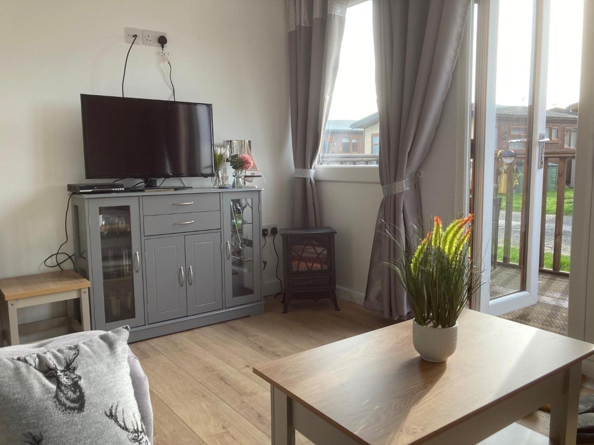 J16 Mablethorpe Pet Friendly Chalet Exterior photo